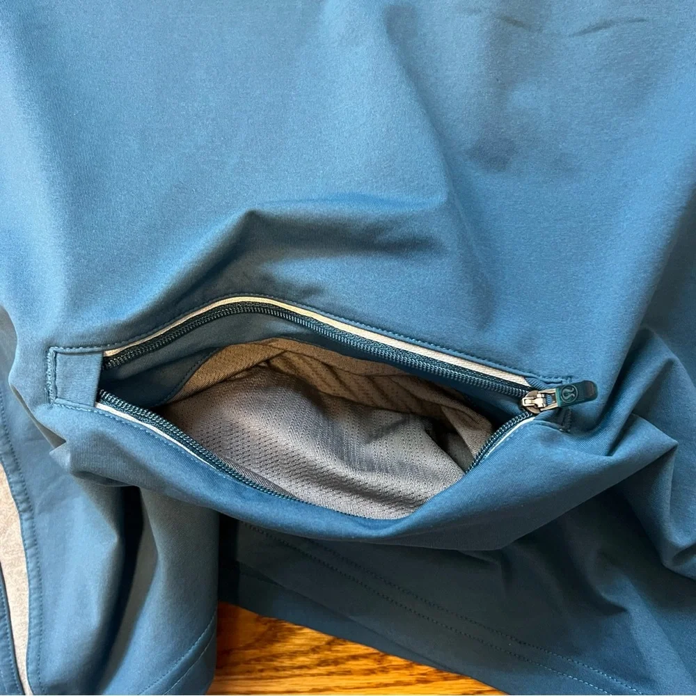 Lululemon Men’s Quarter Zip Longsleeve Pullover Shirt - Picture 4 of 14